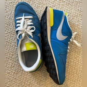 Men’s Nike Blue and Lime Size 9 Sneakers
